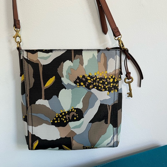 Fossil Crossbody and Wristlet Wallet - Picture 2 of 12